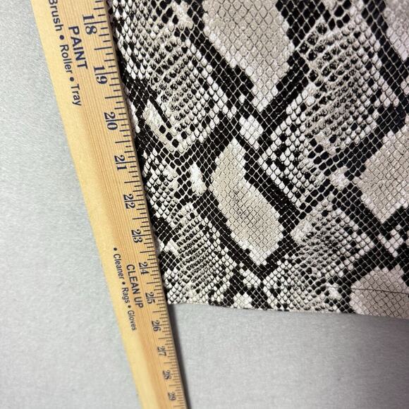 Choosy Elizabeth Snake Print Faux Leather Cropped Pants Womens Size 8 - Picture 13 of 13
